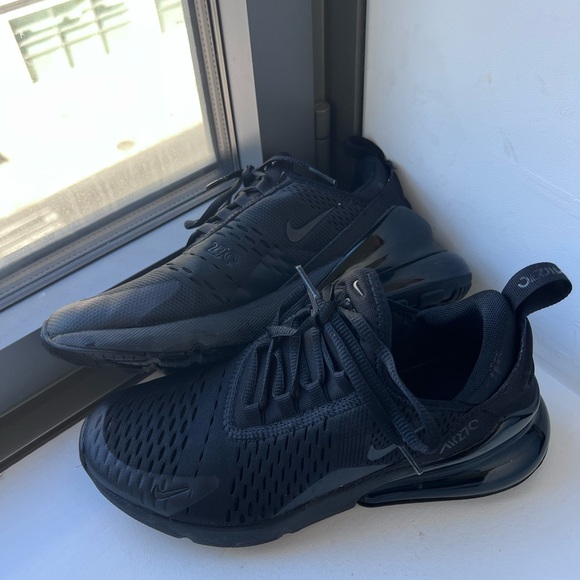 Nike Air Max 270 - Picture 3 of 9